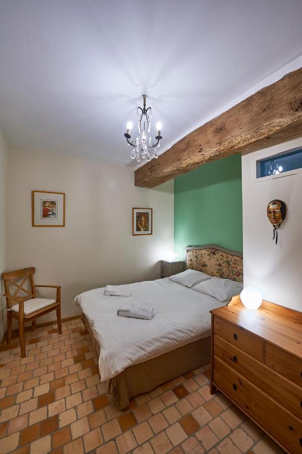 Gite La Terrasse - Manoir Le Plessix Madeuc Corseul Екстер'єр фото